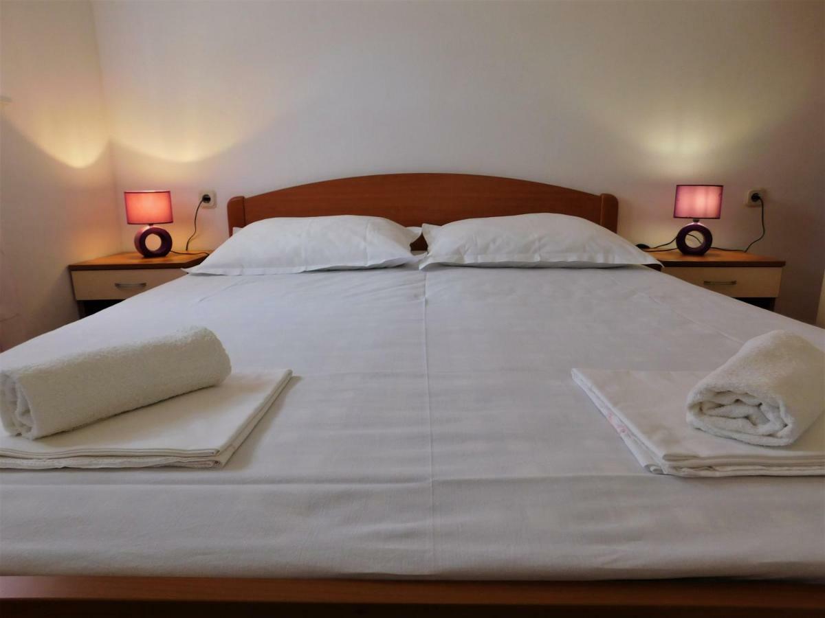Charming Apartment Karlo Betina  Luaran gambar